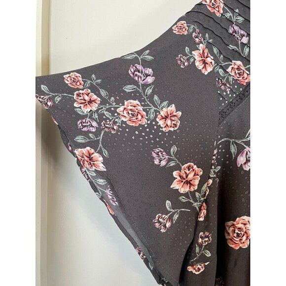 Torrid Top Women 5X Gray Ruffle Pullover Lace Floral Polka Dot Feminine Dainty - Picture 4 of 14